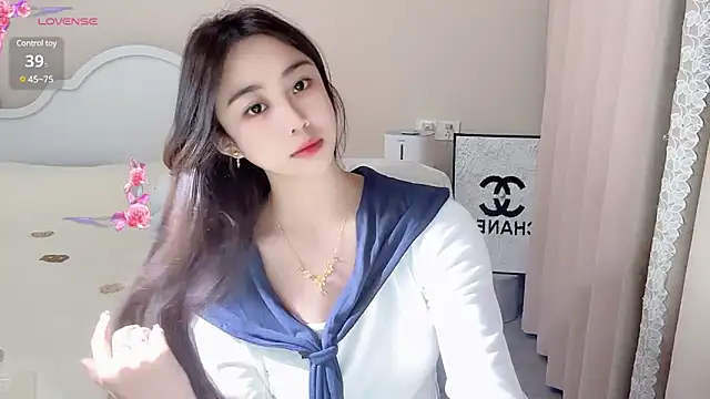 Caitlyn   online show from February 9, 2:07 pm