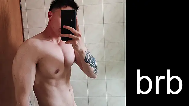 Snapshot of Leoknight chatting on February 10, 9:25 pm Leoknight online show from February 10, 9:25 pm