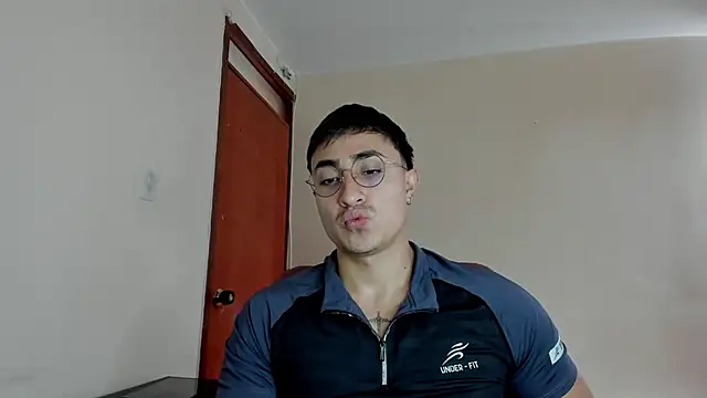 Snapshot of Leoknight chatting on March 18, 5:10 pm Leoknight online show from March 18, 5:10 pm