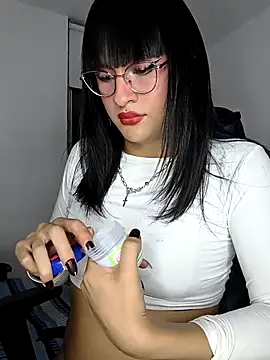 Kiitygirl online show from October 30, 3:30 am