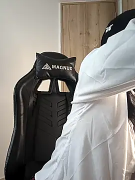 Kiitygirl online show from October 31, 8:21 pm