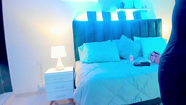 Mia brunette26 online show from January 8, 3:40 am