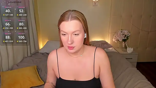 Emma  Leee online show from January 25, 4:13 am