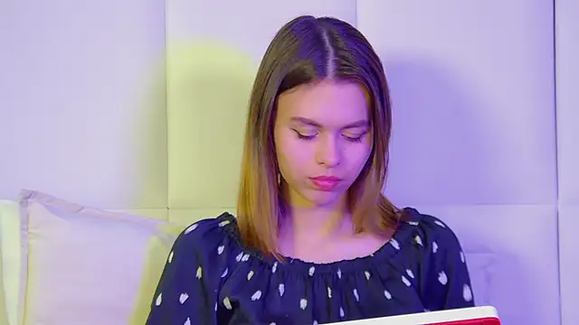 PollyLanders online show from March 17, 6:32 pm