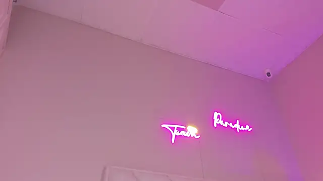 Snapshot of dani_skinny_ chatting on September 11, 11:43 am dani skinny  online show from September 11, 11:43 am