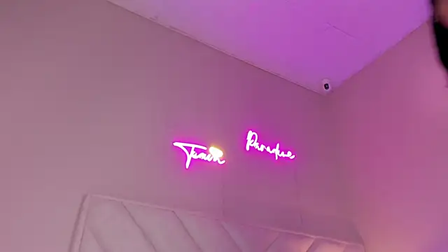 Snapshot of dani_skinny_ chatting on September 17, 11:45 am dani skinny  online show from September 17, 11:45 am