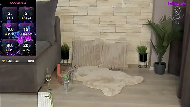 Snapshot of VictoriaMazze chatting on June 26, 12:15 am VictoriaMazze online show from June 26, 12:15 am