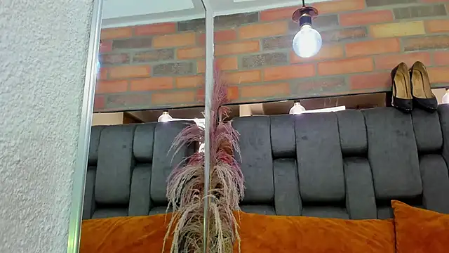 JESSYCORTES online show from December 19, 4:58 pm