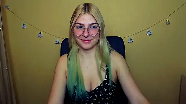 Luna Lush  online show from December 20, 9:21 am