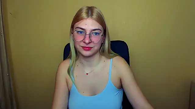 Luna Lush  online show from January 3, 8:21 am