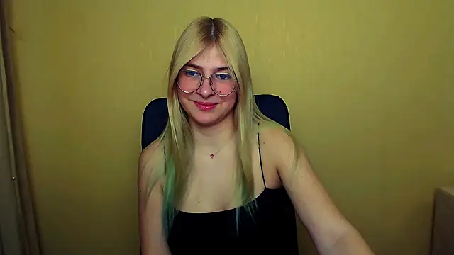 Luna Lush  online show from February 4, 11:27 am