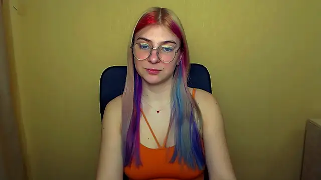 Luna Lush  online show from March 19, 8:45 am