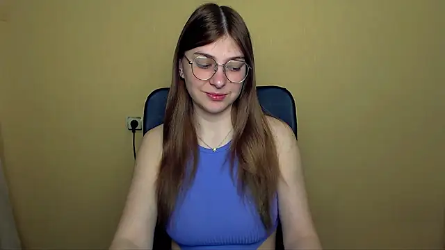 Luna Lush  online show from April 10, 8:52 am