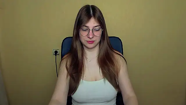 Luna Lush  online show from April 14, 7:36 am