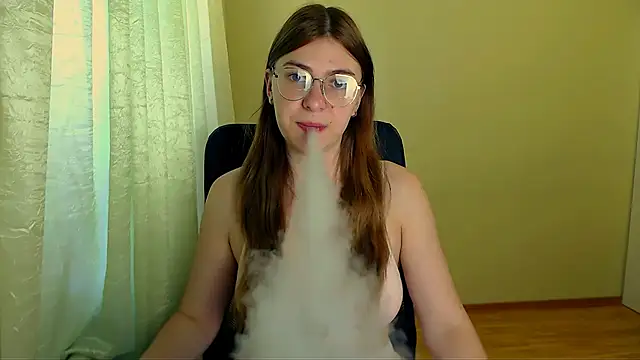 Luna Lush  online show from June 12, 9:30 am