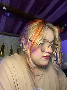 SophiaWeestt99 online show from April 15, 4:30 am