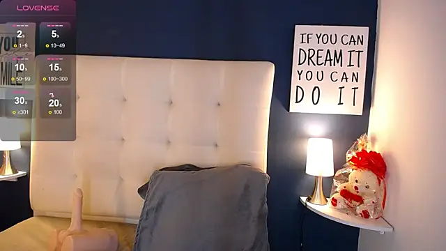 Emmawattsom online show from February 6, 4:03 pm