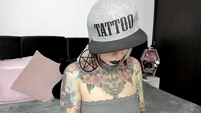 NikkiRamone online show from January 10, 12:15 pm