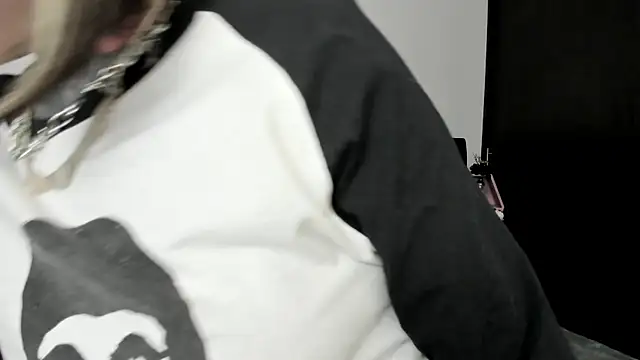 NikkiRamone online show from January 22, 3:18 pm