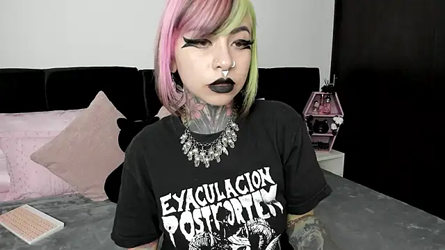 NikkiRamone online show from January 23, 11:48 am