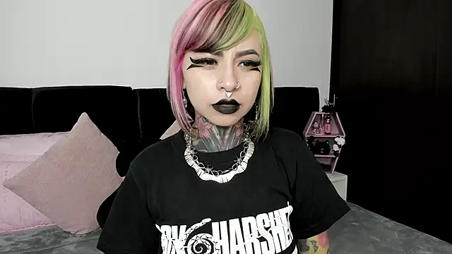 NikkiRamone online show from January 24, 11:59 am