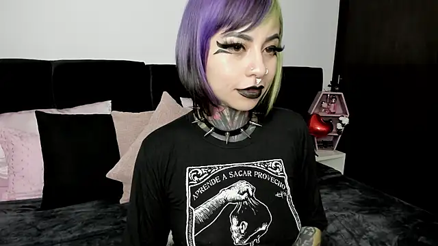 NikkiRamone online show from February 15, 5:09 am