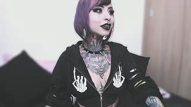 NikkiRamone online show from September 12, 11:10 am