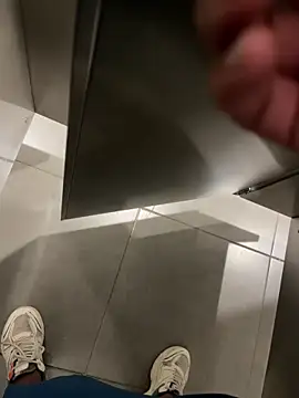 thiagowes online show from March 29, 10:54 pm