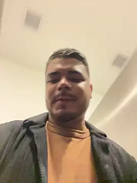 Snapshot of thiagowes chatting on April 25, 3:31 pm thiagowes online show from April 25, 3:31 pm