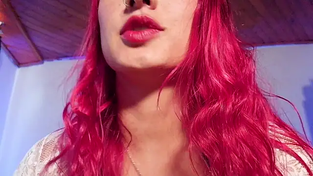 luccycollins  online show from February 26, 2:49 pm