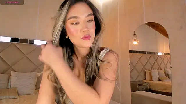 RebeccaHudson online show from February 12, 4:23 am