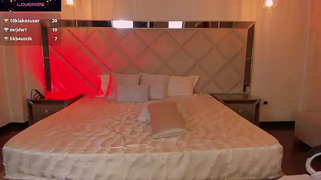 RebeccaHudson online show from February 16, 6:21 am