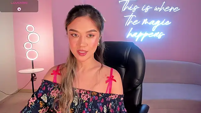 RebeccaHudson online show from March 14, 2:53 am