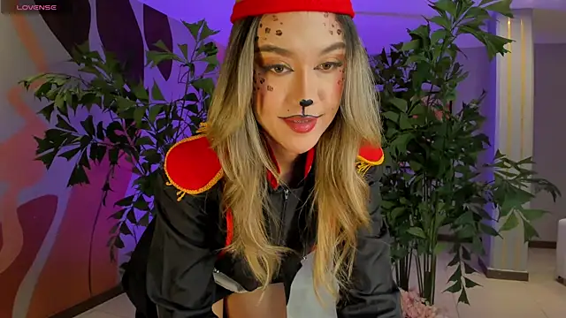 RebeccaHudson online show from October 31, 8:32 pm