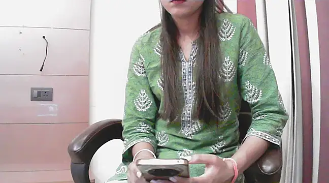 Snapshot of collage_hoty chatting on March 12, 4:56 pm collage hoty online show from March 12, 4:56 pm