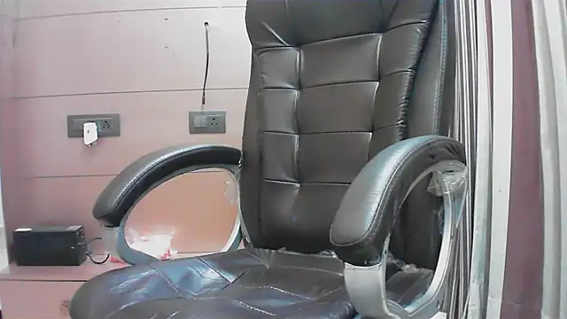 Snapshot of collage_hoty chatting on September 29, 8:13 pm collage hoty online show from September 29, 8:13 pm