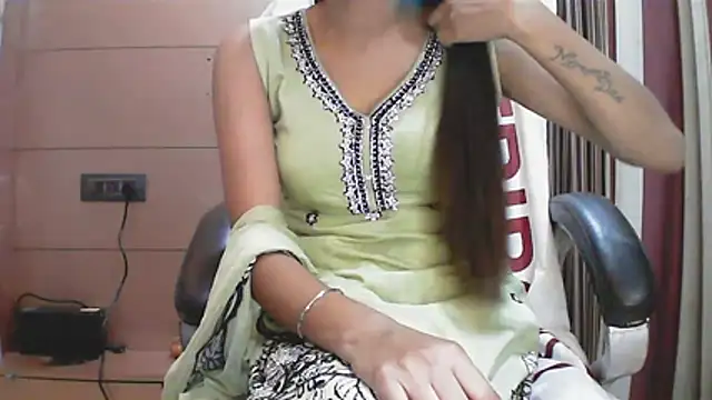 collage hoty online show from December 22, 4:48 pm