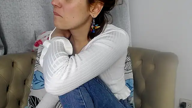 camilawm19 online show from November 15, 6:33 am