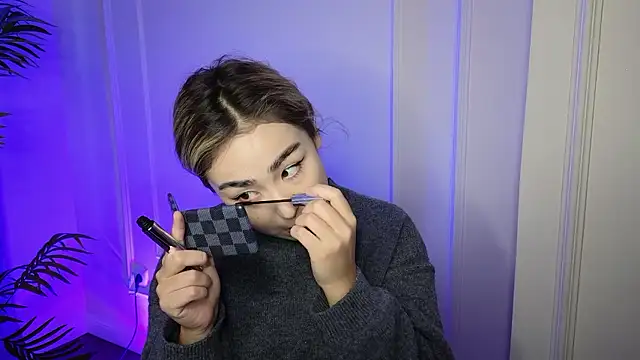 Deiri Delightful online show from December 7, 5:48 am