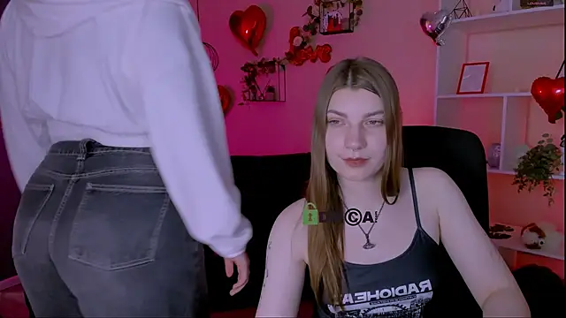 nikole kitt online show from February 16, 3:35 am