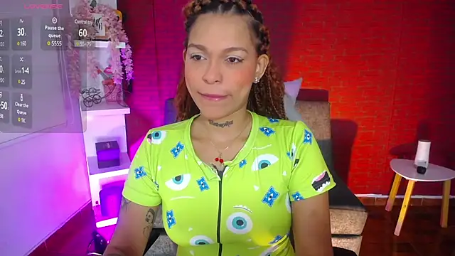 Snapshot of samantha_simur chatting on February 14, 2:39 am samantha simur online show from February 14, 2:39 am