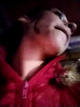 Snapshot of emma_ambar chatting on January 31, 12:39 am emma ambar online show from January 31, 12:39 am