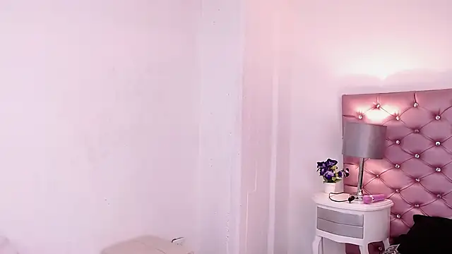 Snapshot of Angie99_gh chatting on February 27, 4:52 am Angie99 gh online show from February 27, 4:52 am