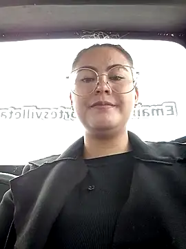 lara moon25 online show from December 5, 8:33 pm