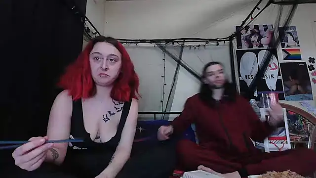 Snapshot of NovaLove2002 chatting on January 6, 4:04 am NovaLove2002 online show from January 6, 4:04 am