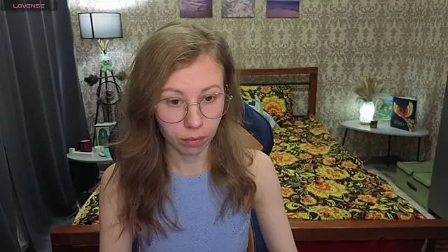 Lill Mary online show from February 4, 1:33 am