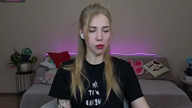 LunaBelli online show from April 4, 7:11 pm