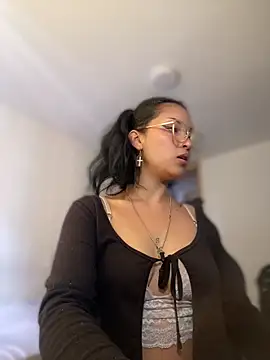 Snapshot of baby_lizy chatting on March 11, 8:48 pm baby lizy online show from March 11, 8:48 pm