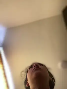 Snapshot of baby_lizy chatting on March 29, 8:20 pm baby lizy online show from March 29, 8:20 pm