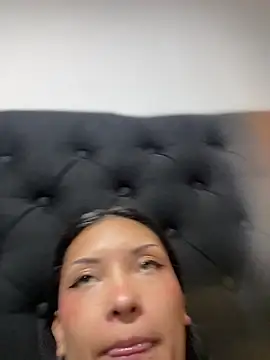 Snapshot of baby_lizy chatting on March 31, 6:19 pm baby lizy online show from March 31, 6:19 pm